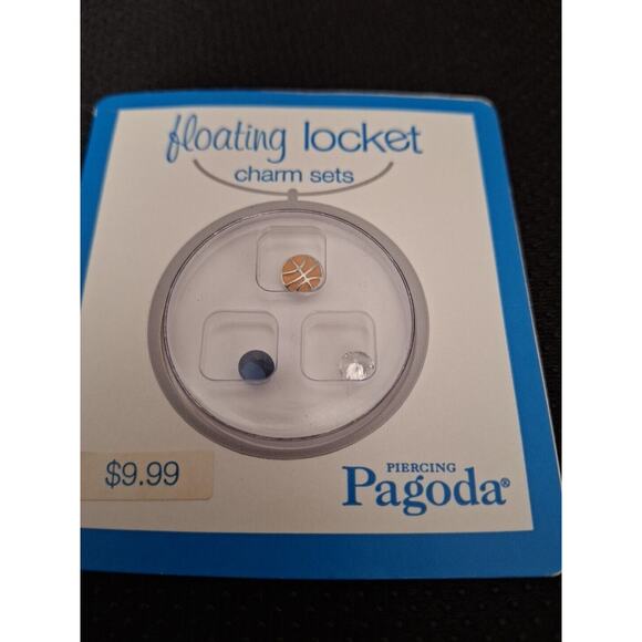 Pagoda 3 SPORT MOM Floating Locket Round Sequin Pendant 20" Chain - Picture 5 of 6